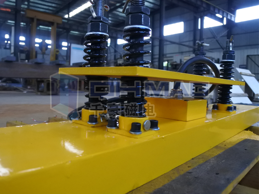 高清實(shí)拍圖展示碼垛機(jī)器人中的電永磁鐵