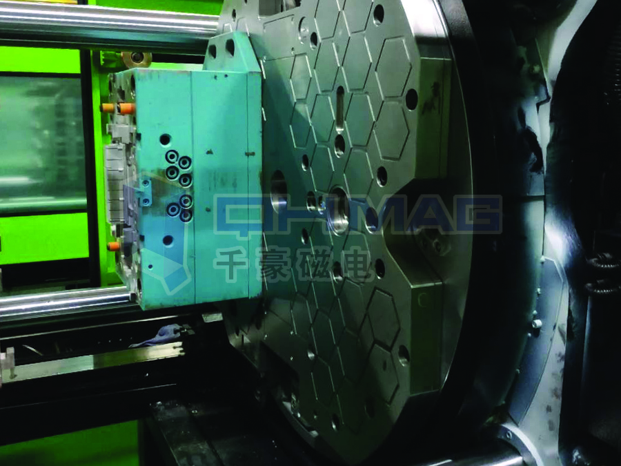 快速換模系統(tǒng)案例—雙色注塑機(jī)磁力換模