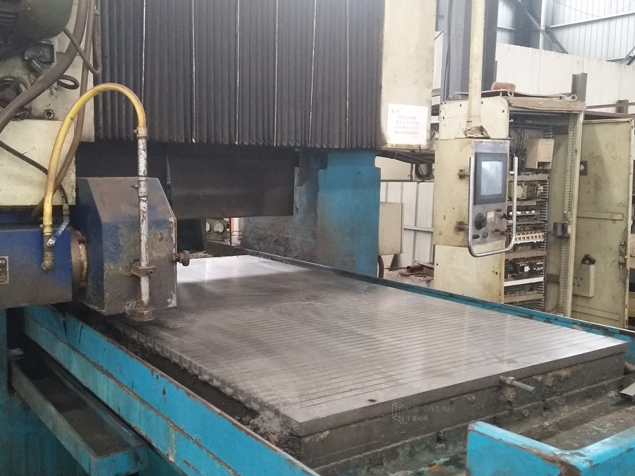 機(jī)械加工中心怎么買(mǎi)到合適的電永磁吸盤(pán)？