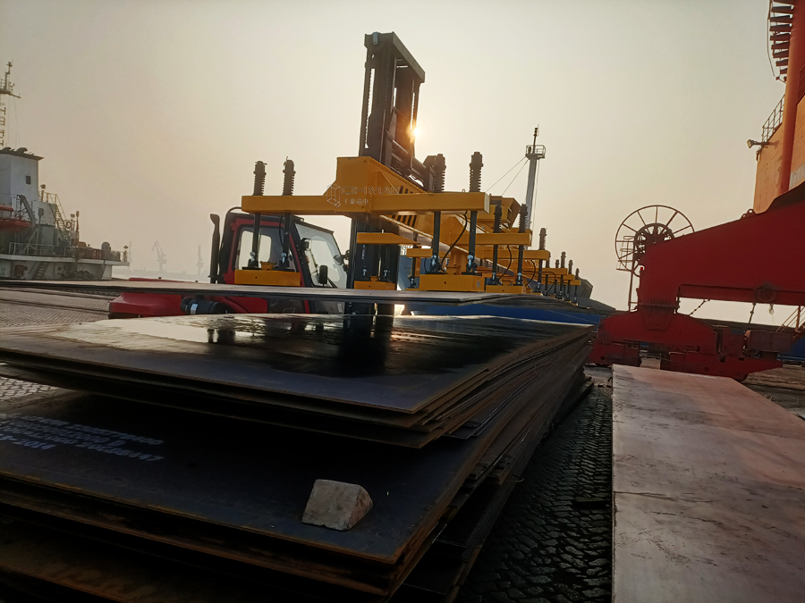 港口叉車吊鋼板用充電電永磁吊具