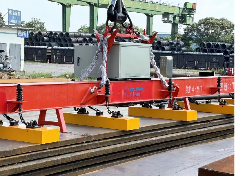 千豪磁電再創(chuàng)佳績(jī)：高溫下加速安裝湖南最大鋼材市場(chǎng)電永磁吊具，助力高效裝卸新時(shí)代